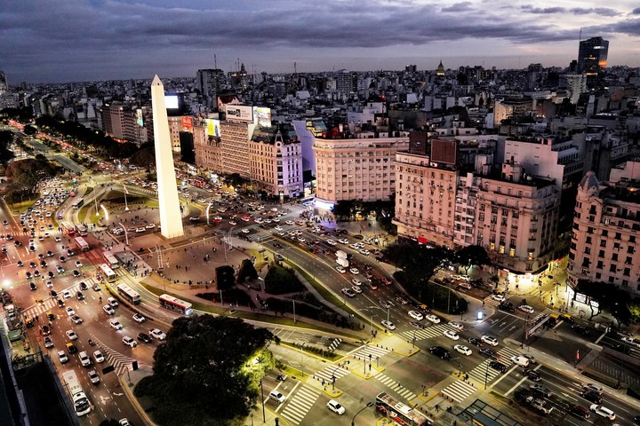 La zona del Obelisco será testigo de una exhibición de pádel. (Martín Bonetto)