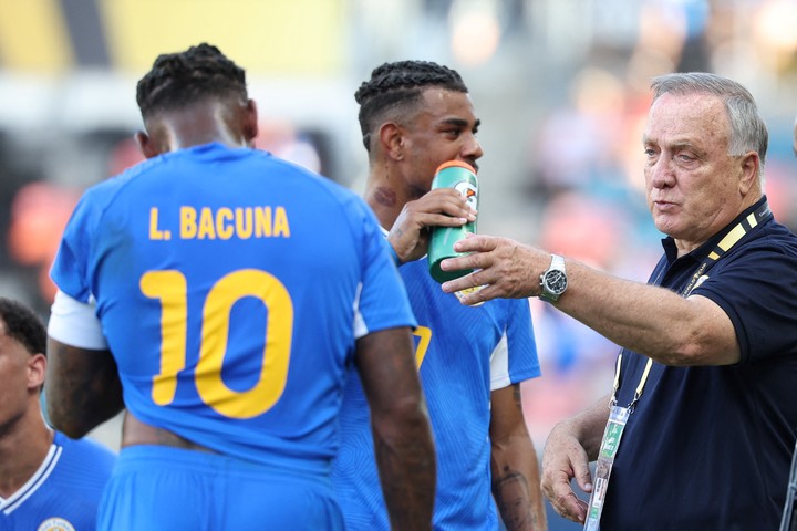 Dick Advocaat vuelve como entrenador de Curazao.  Troy Taormina-Imagn Images