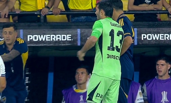Javier García entró por la lesión de Brey en el partido entre Boca y Barcelona.