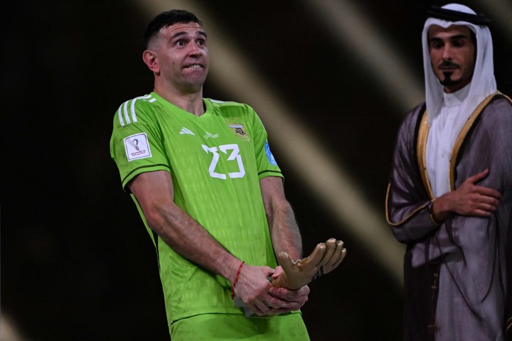 Dibu en Qatar (AFP).