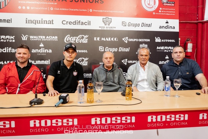 La CD de Chaca en la presentación de Módolo, el anterior entrenador.