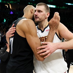 Playoffs NBA: los Wolves dieron el golpe y eliminaron a Denver en un jueves de palizas y pardas
