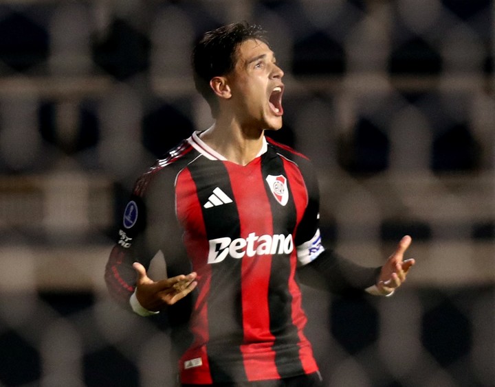 Lucas Martínez Quarta celebra con todo su gol. REUTERS/Jean Carniel