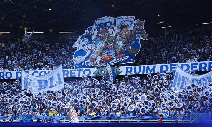 Cruzeiro también recibió una multa por actos racistas de sus hinchas.