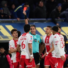 Video: los dos jugadores de Huracán que fueron expulsados ante Boca ¡en la misma jugada! 