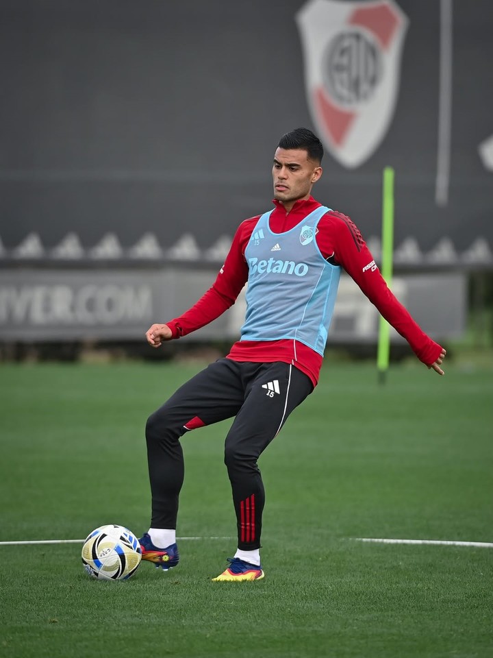 Tras la victoria en Venezuela, River entrena en el Camp. Foto: prensa River