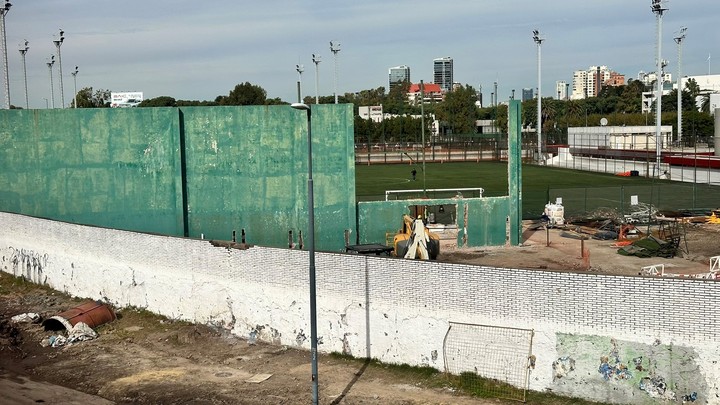 En este lugar estaban las canchas de pelota paleta y la antigua de pádel.