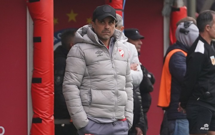 Zermatten como entrenador del Bicho. Foto MARCELO CARROLL