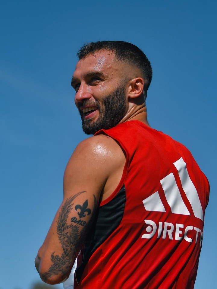 Pezzella en el Camp. Foto: prensa River.