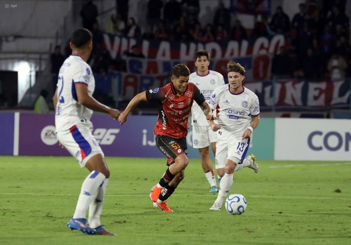 Cuenca ante San Lorenzo en la Sudamericana (Foto: API).