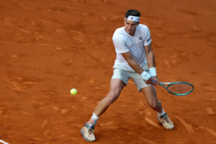 Tomás Etcheverry se medirá este domingo frente al portugués Nuno Borges por la primera ronda de Roland Garros.