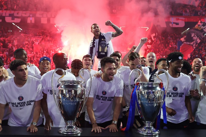 Los jugadores festejan en el Parque de los Príncipes (Reuters).