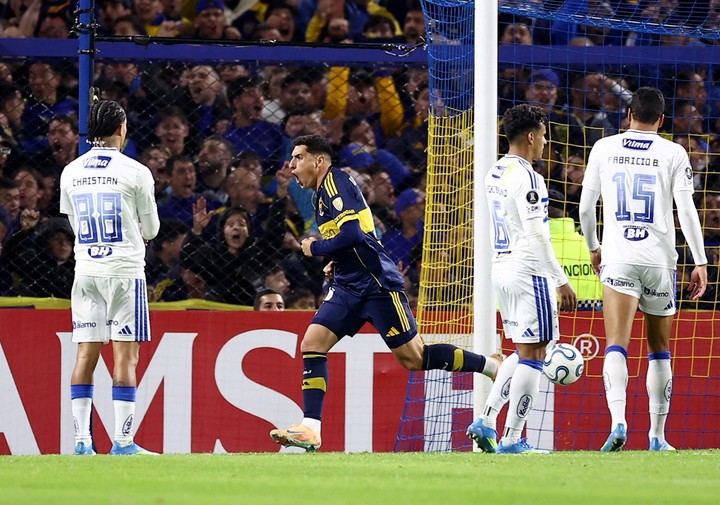 El festejo de Merentiel en la Bombonera para el 1-0 (REUTERS/Agustin Marcarian).