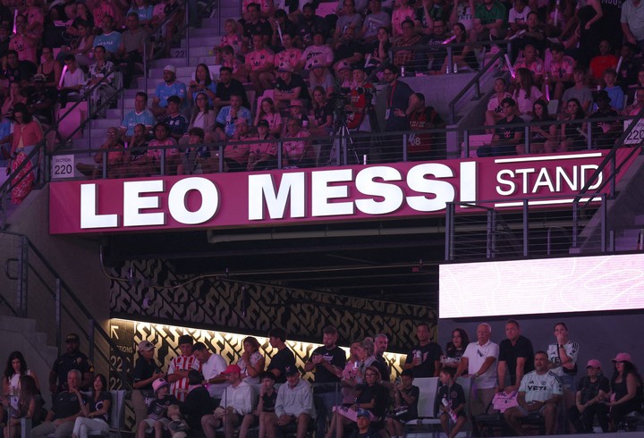 Una de las gradas del Nu Stadium lleva su nombre. Foto: Reurers