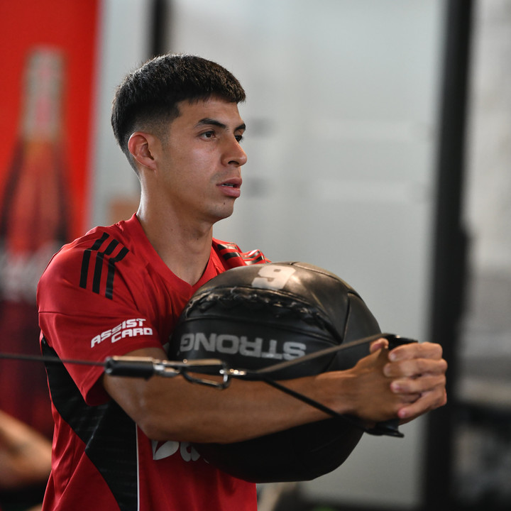 Tomás Galván en el Camp. Prensa River.