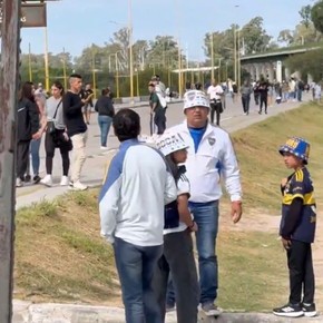 El problema de los hinchas de Boca en el Madre de Ciudades y la solución improvisada que encontraron