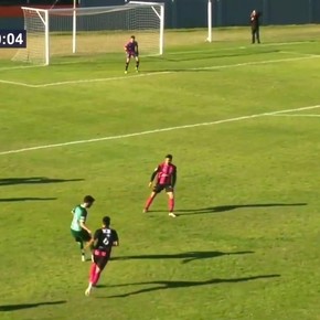 Video: cobraron offside y estaba ¡seis metros habilitado!