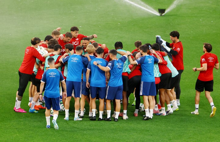 El entrenamiento del Rayo Vallecano en el Red Bull Arena, de Leipzig (Reuters). 