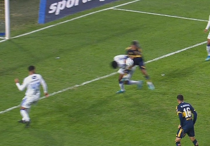 La mano que le cobran a Boca. 