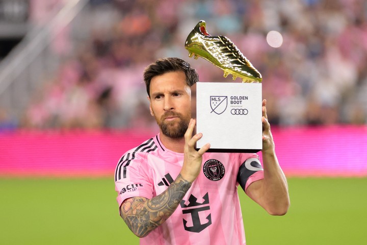 Messi con el Botín de Oro 2025. Foto: Reuters