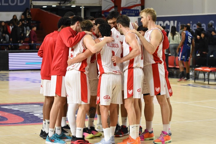 Instituto en su llave de cuartos ante Quimsa, quienes lideran la serie 2-1.