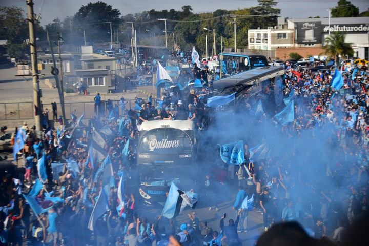 Caravana de Belgrano campeón (Foto Favio Candellero /La Voz)