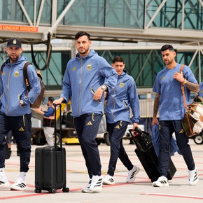 La calurosa llegada de Argentina para el Mundial: buena onda, hinchas en el aeropuerto y más...