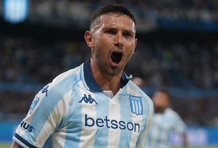 Maravilla Martínez reaparece después del esguince leve de rodilla. Foto: Marcelo Carroll - FTP CLARIN