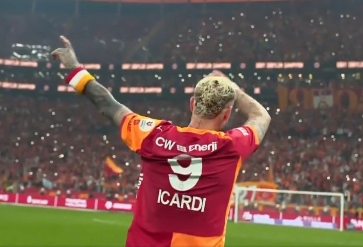 El festejo de Icardi con la gente.