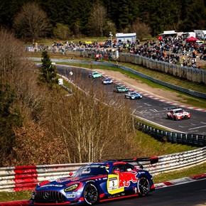 Max Verstappen brilló y largará bien arriba en su estreno en las 24 HS de Nürburgring