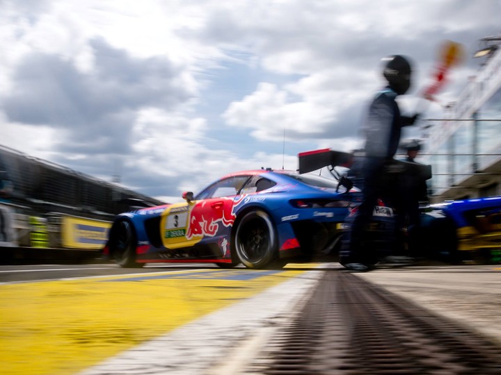 El auto de Max Verstappen con el que corrió en abril en Nürburgring. (@nuerbergring)
