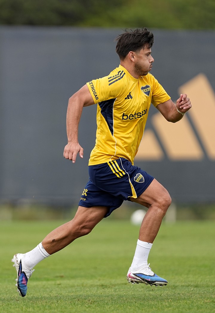 La chance para Ángel Romero en la Copa. No es 9, pero viene de convertir su primer gol en Boca (Prensa Boca).