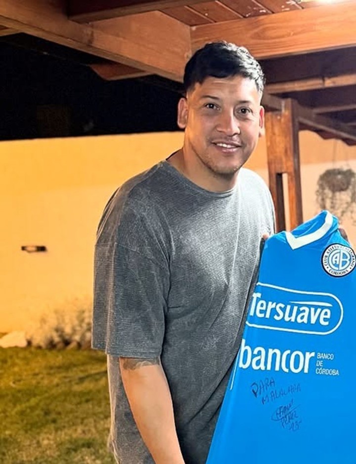 Chiqui Pérez con la camiseta de Belgrano.