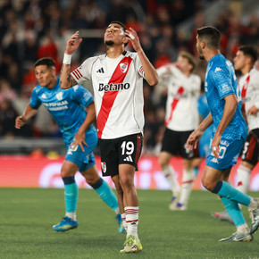 Video: Kendry Páez tuvo el empate y no pudo salvar a River Plate de una derrota de local