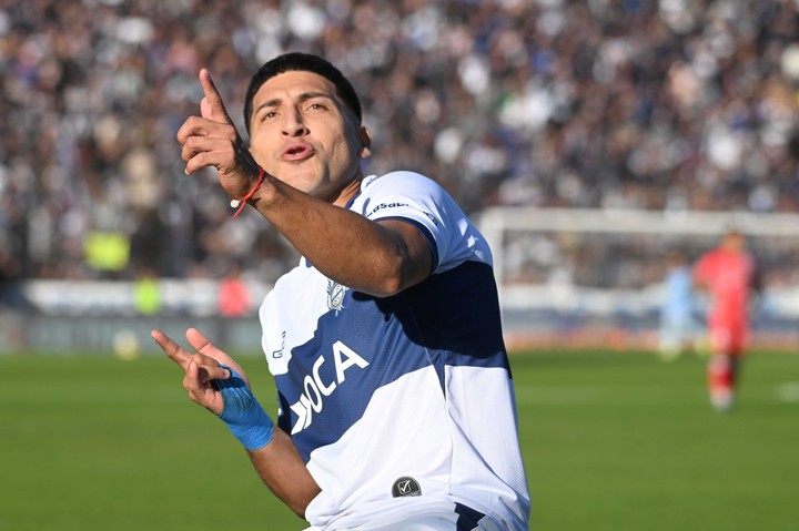 El festejo del Chelo Torres (Foto: FOTOBAIRES).