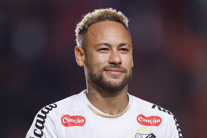 Neymar en el estadio de San Lorenzo.