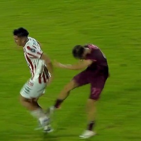 Video: la criminal patada de atrás de Besozzi en la eliminación de Lanús en Copa Argentina