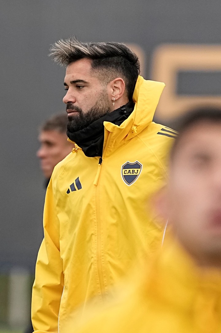Milton Giménez pintaba como el reemplazante de Bareiro, pero tiene una molestia en un tobillo (Prensa Boca).