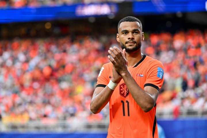Gakpo va a seguir compitiendo con su selección. (EFE)
