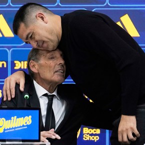 Uno por uno: los nombres que Riquelme tiene sobre la mesa para ser el noveno DT de su gestión