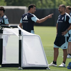 Scaloni piensa cambios: el probable 11 de la Selección para enfrentar a Austria