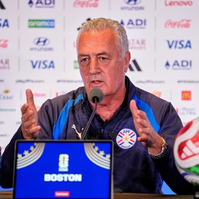 La dura respuesta de Alfaro a Chilavert: "En vez de ser un francotirador, me hubiera gustado que viniera a ayudar"
