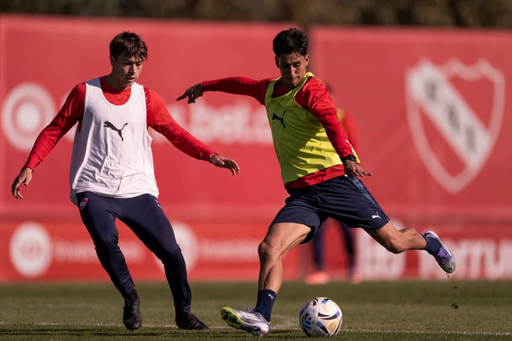 Maxi Meza en la práctica de Independiente.