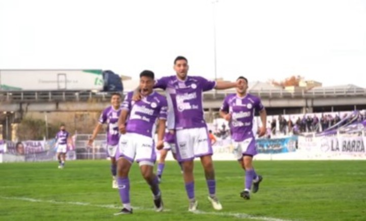 Monje grita el gol del triunfo. @sacachispasok