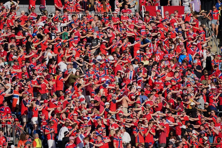 Hinchas de Noruega. (AP)