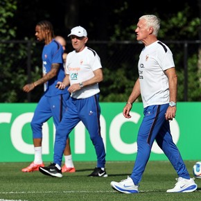 Deschamps regresó a Estados Unidos y Francia ya piensa en Suecia