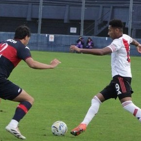 La Reserva de River volvió al triunfo con un gol del 9 con raíces nigerianas que ya debutó en Primera