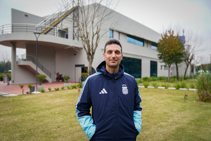 Lionel Scaloni, entrenador de la Selección Argentina presente en el predio Lionel Andrés Messi (Maxi Failla).
