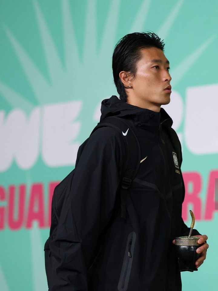 Cho Gue-sung con mate en mano.