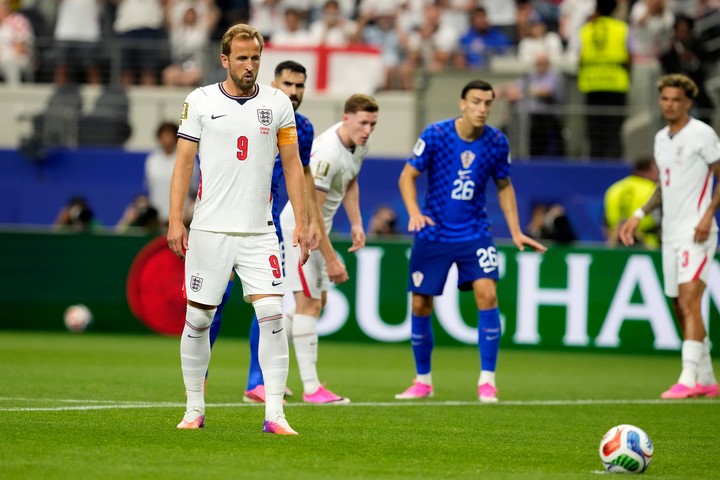 Kane marcó un doblete en el debut. (AP)